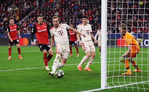 Bayer Leverkusen đấu với Bayern Munich