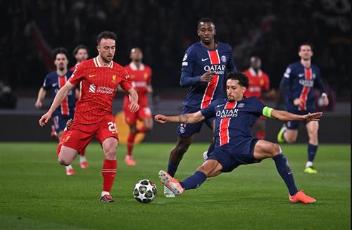Paris Saint Germain đấu với Liverpool