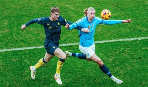 Manchester City đấu với Everton
