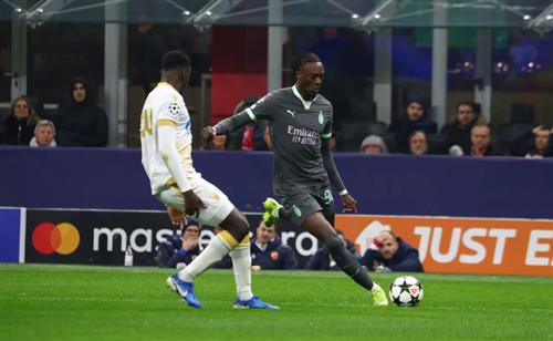 AC Milan vs Sao Đỏ