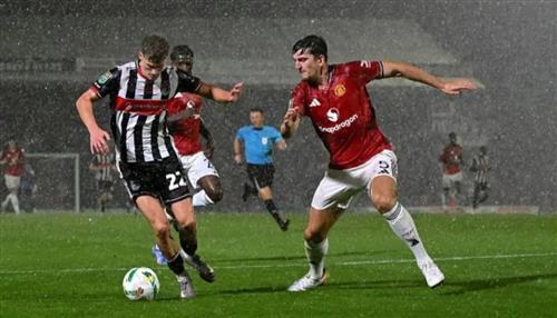 Thị trấn Grimsby vs Manchester United