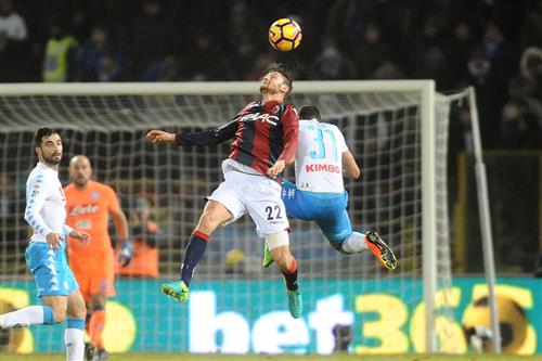 Bologna đấu với Napoli