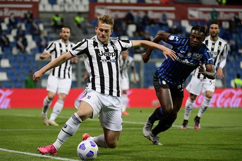 Juventus đấu với Atalanta