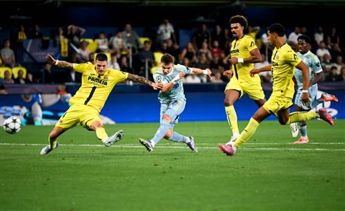 Villarreal đấu với Juventus
