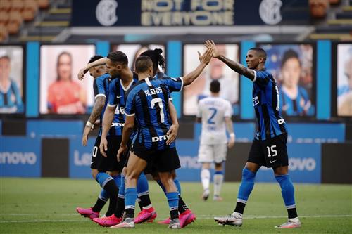 Inter Milan đấu với Bologna