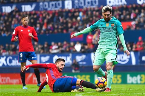 Osasuna đấu với Barcelona