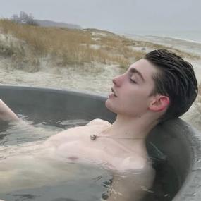 6686体育铜牌作者Winston