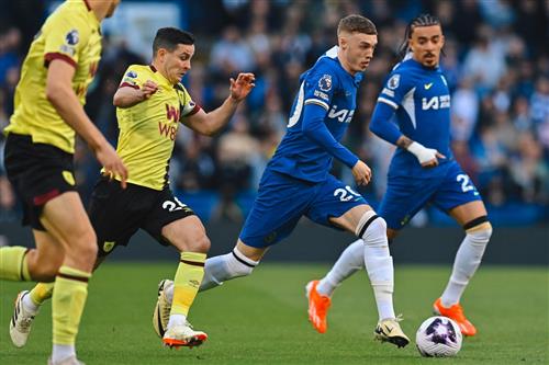 Chelsea đấu với Burnley