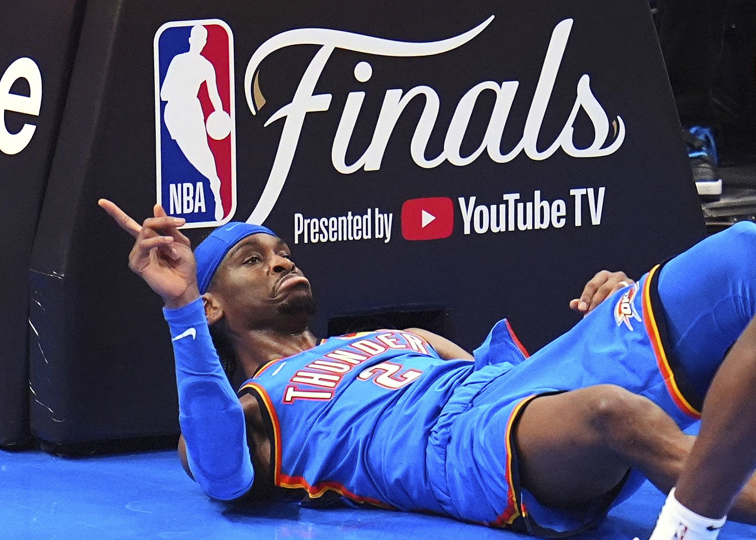 Bạn có đồng ý không? Bỏ qua bình luận về Doncic: Dù xuất sắc nhưng không bằng Alexander