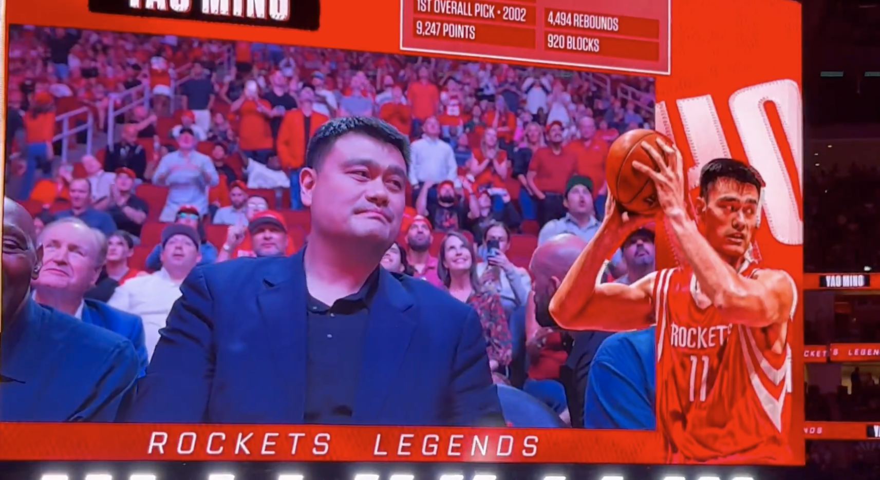 Mọi thứ đã khác và con người cũng khác! Trong số đội hình Rockets mà Yao Ming theo dõi lần trước, chỉ có Capela là vẫn còn thi đấu cho Rockets.