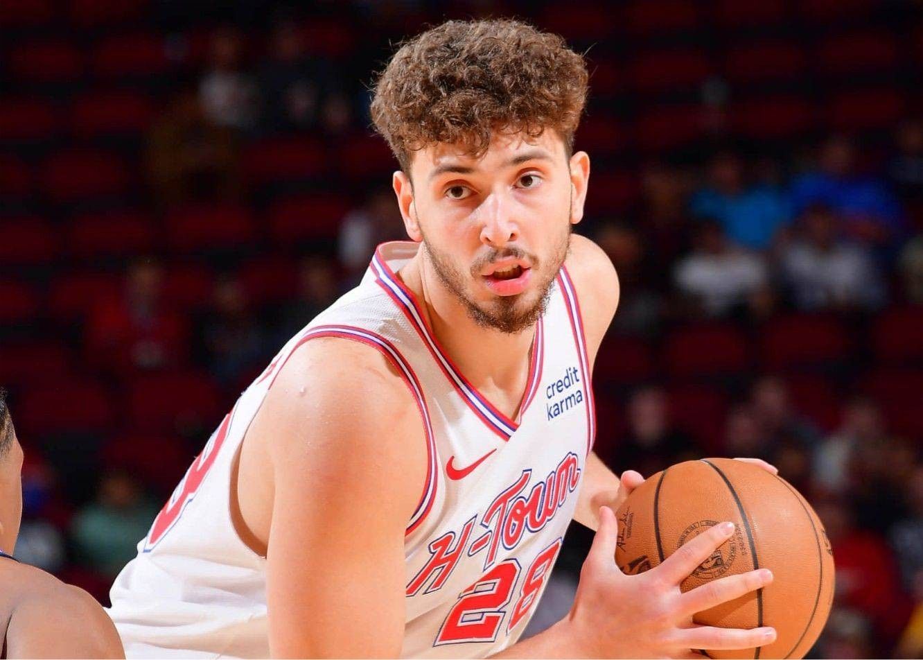 Rockets & Pistons đã vi phạm 16 lần trong hiệp một, Shen Jing & Cunningham đều phạm 2 lỗi