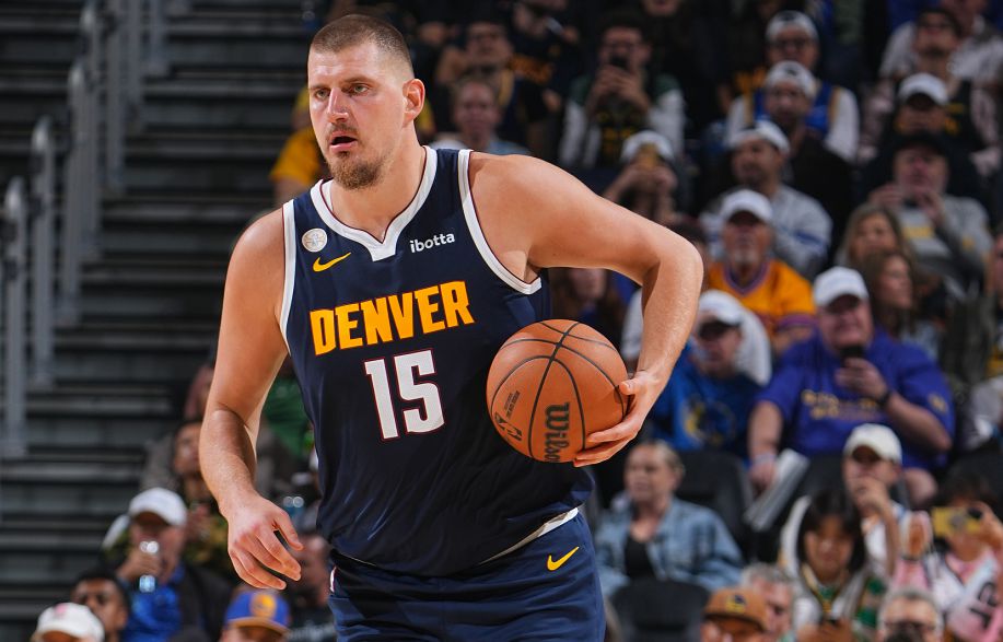 Jokic ghi 33 điểm sau 19 phút và Nuggets vẫn kém Clippers 5 điểm sau giờ nghỉ giải lao.