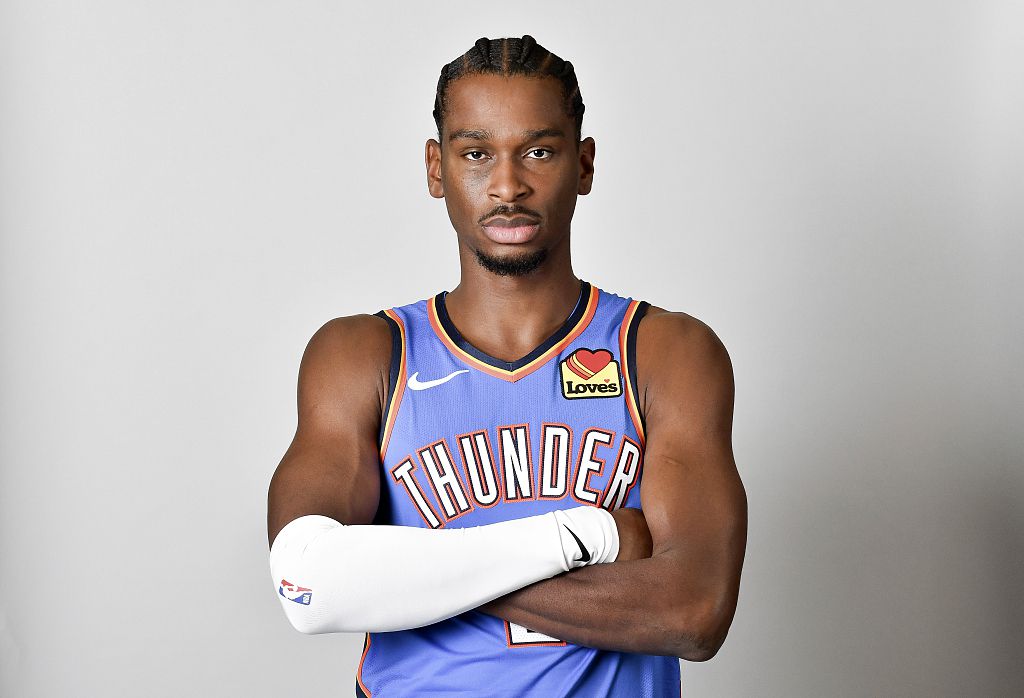 Hiệu suất ổn định! Alexander thực hiện 7/12 quả trong hiệp, đóng góp 18 điểm và 6 pha kiến tạo.