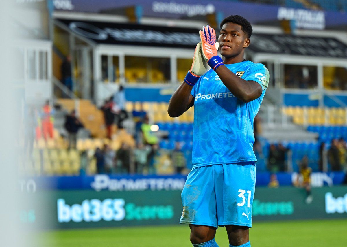 Quan chức Parma: Phẫu thuật thành công ngón tay trái, sẽ bình phục ở Nhật Bản