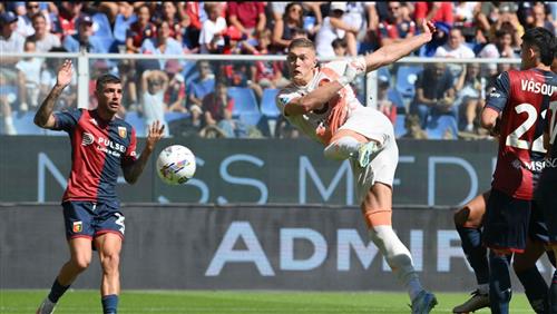 Genoa đấu với Roma