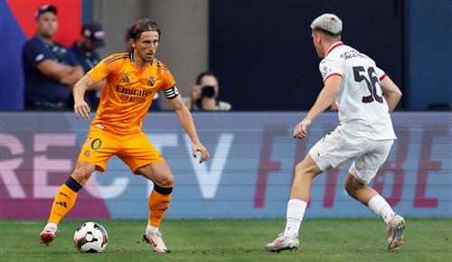 Real Madrid đấu với AC Milan