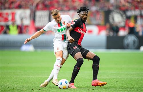 Bayer Leverkusen đấu với Augsburg