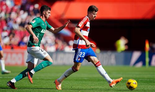 Granada đấu với Alaves