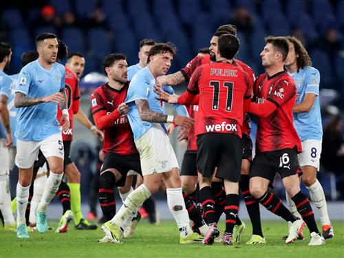Lazio đấu với AC Milan
