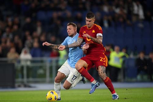 Lazio đấu với Roma