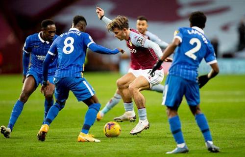 Aston Villa đấu với Brighton