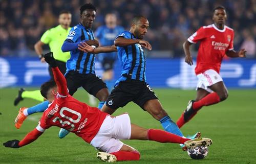 Benfica đấu với Club Brugge