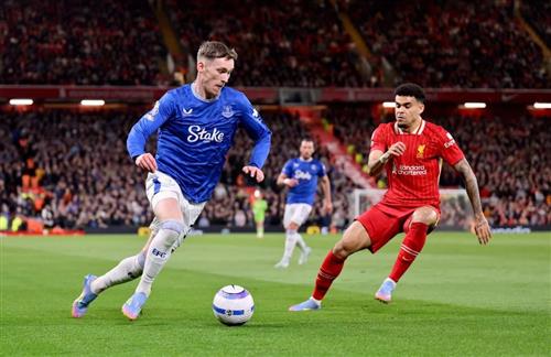 Liverpool đấu với Everton