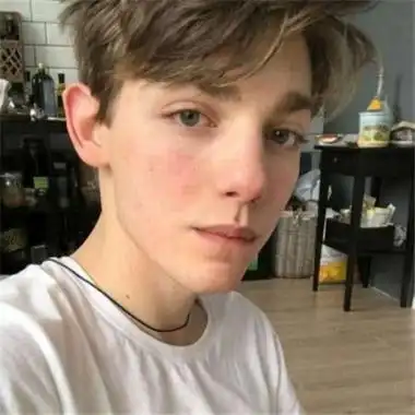 6686体育中级作者Aubrey