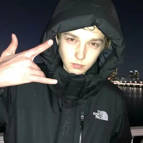 6686体育铜牌作者Skye